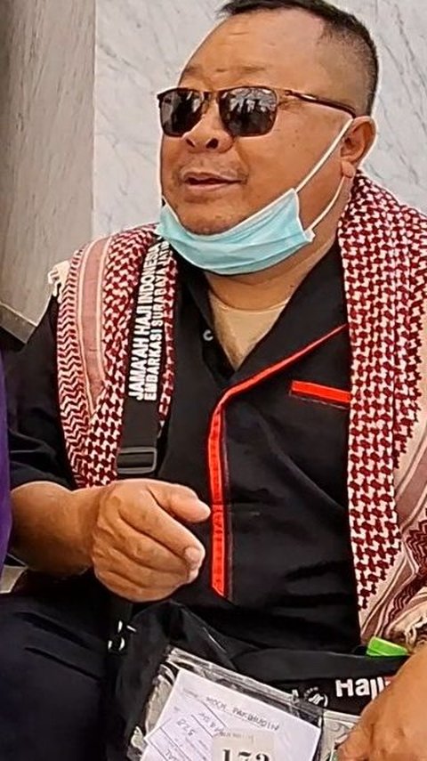 Tukang Pijat Jemaah Haji di Masjid Nabawi