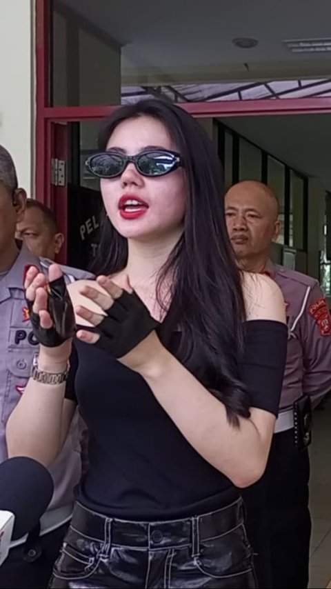 Selebgram Zoe Levana Terjebak di Jalur Transjakarta, Ibunda Ditilang