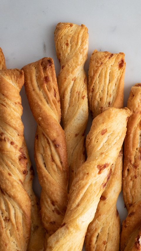 Make Simple Cheese Twisted Pastry with Only 4 Ingredients, Stock Up on Weekend Snacks