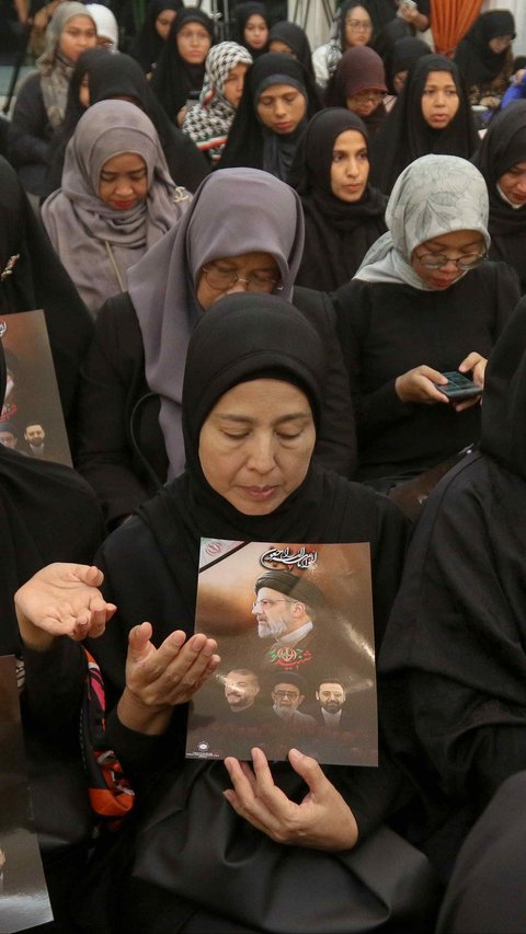 FOTO: Momen Dubes Iran untuk Indonesia Gelar Doa Bersama untuk Presiden Ebrahim Raisi
