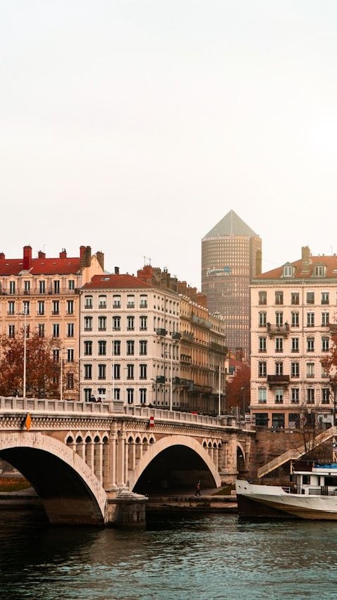 Explore Lyon: 6 Must-Visit Destinations for Every Traveler
