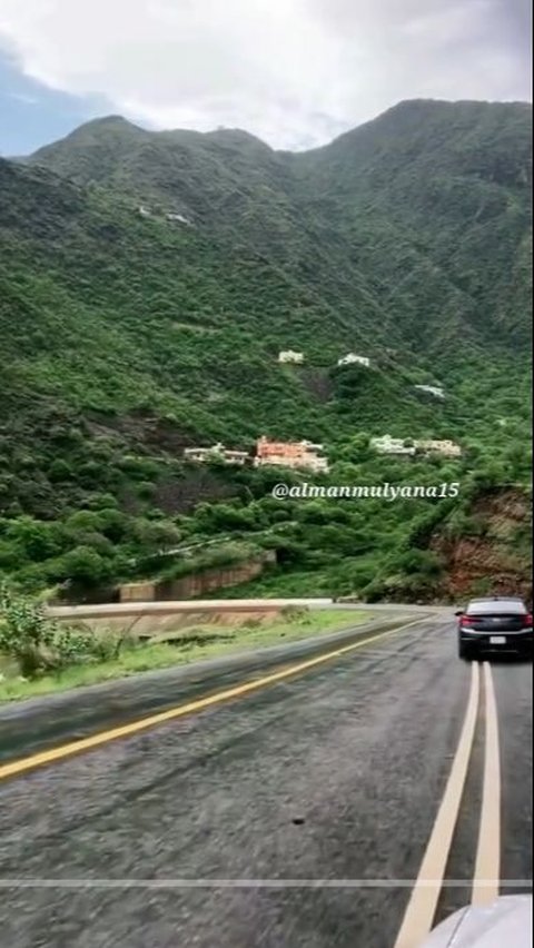 Not Only Desert, This City in Saudi Arabia Also Has Green Mountains, Often Experiencing Hail and Snow