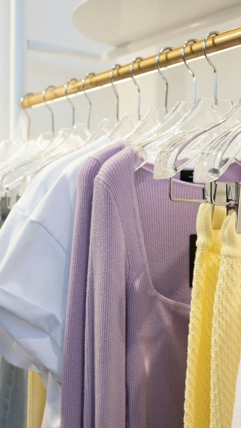 5 Bahan Baju yang Adem di Kulit dan Bisa Mencegah Bau Badan