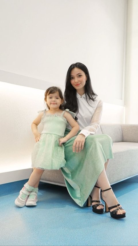 Potret Terbaru Chloe Putri Asmirandah, Makin Cantik dan Pinter Berpose di Depan Kamera Mirip Sang Mama