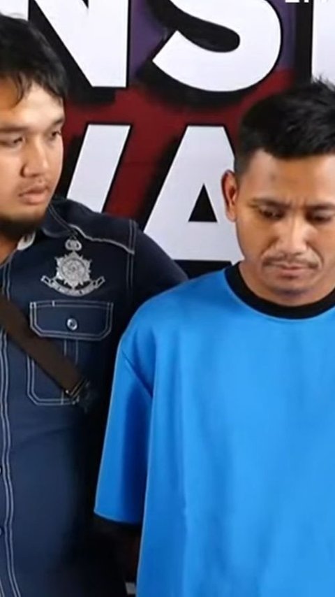 The Expression of the Police Officer Beside Pegi During the Press Conference Becomes the Spotlight