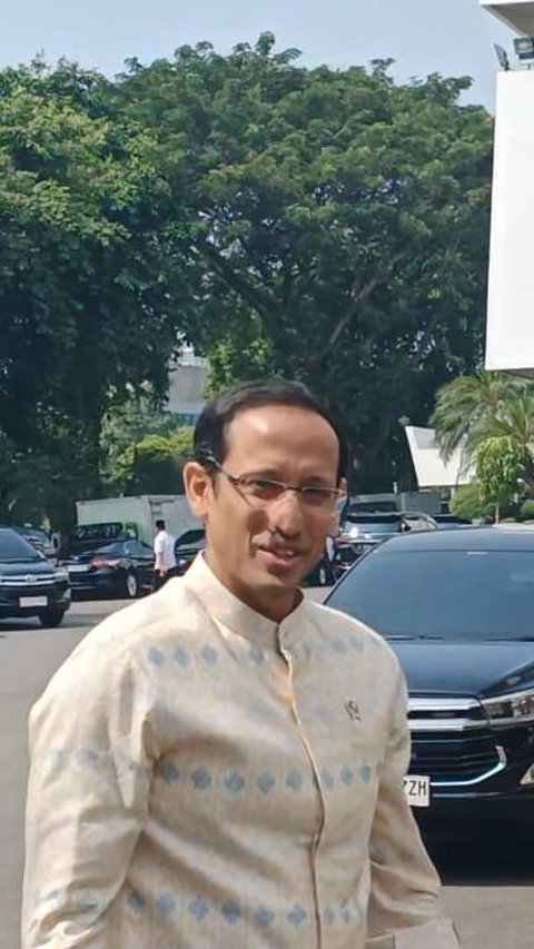 Bahas Kenaikan UKT, Jokowi Panggil Nadiem ke Istana
