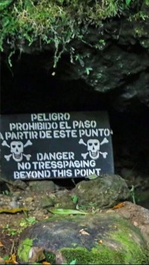 This is the Most Deadly Cave in the World, Even Fire Can Be Extinguished in an Instant Because of This