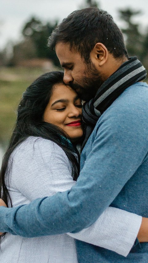 60 Funniest and Most Romantic Bucin Words, Making Couples Melt