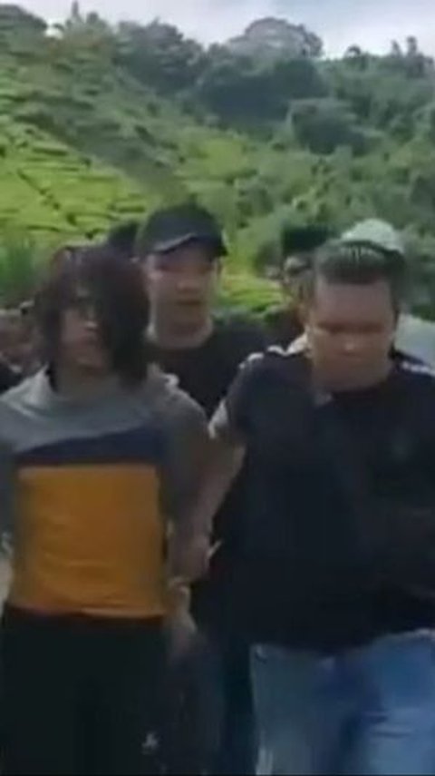 Sembunyi di Kebun Teh, Pemuda Bunuh Ibu Kandung Ditangkap Polisi