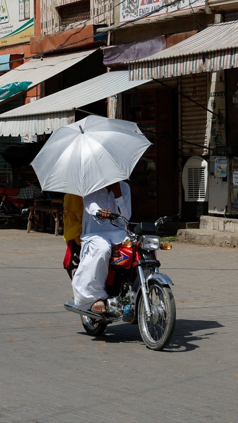 FOTO: Gelombang Panas Ekstrem Landa Pakistan, Suhu Tembus 52 Derajat Celcius