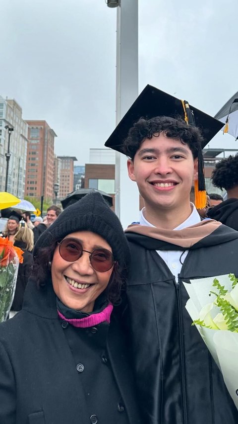 The Most Handsome Face Becomes the Spotlight, 8 Photos of Alvy Xavier, Susi Pudjiastuti's Son Who Just Graduated from College, His Education is Outstanding