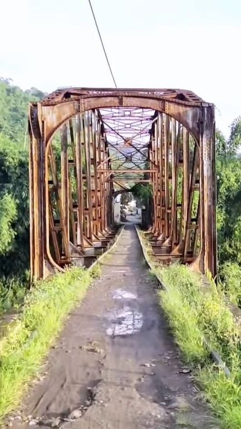 Potret Jembatan Kereta Api Rancagoong di Bandung, Pemandangannya Eksotis Tapi Bikin Merinding