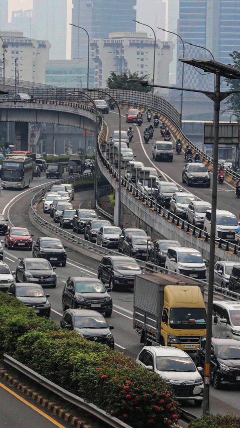 Tahun 2025 Mobil Tua Dilarang Masuk Jakarta
