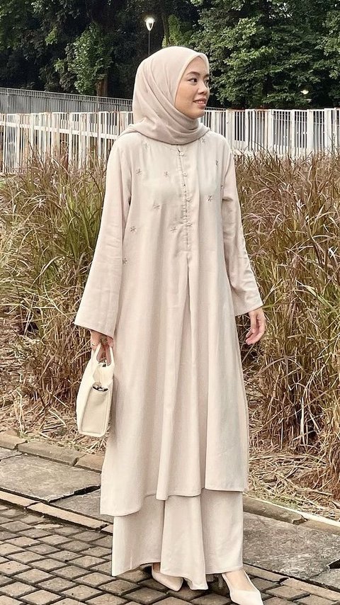 Variasi Look Manis dengan Tunik, Bisa untuk Outfit Kajian Akhir Pekan