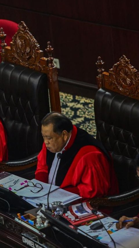 VIDEO: Pedas Hakim MK Arief Sindir KPU di Sidang Sengketa Pileg, Hadir Setelah Viral Dimarahi!