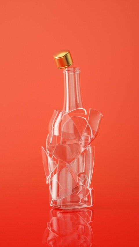 Gunakan Botol Plastik Bekas, Begini Trik Aman Buang Pecahan Gelas Kaca