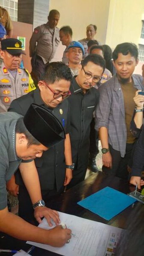 Aliansi Jurnalis & Mahasiswa Bareng DPRD Kota Tangerang Teken Pakta Integritas Tolak RUU Penyiaran