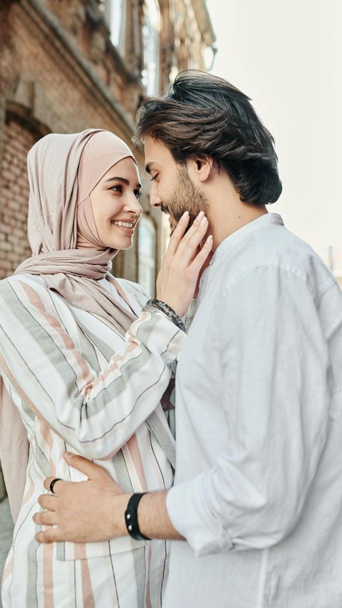 30 Words of Love in Arabic and Their Romantic and Meaningful Meanings, Auto Touching the Heart