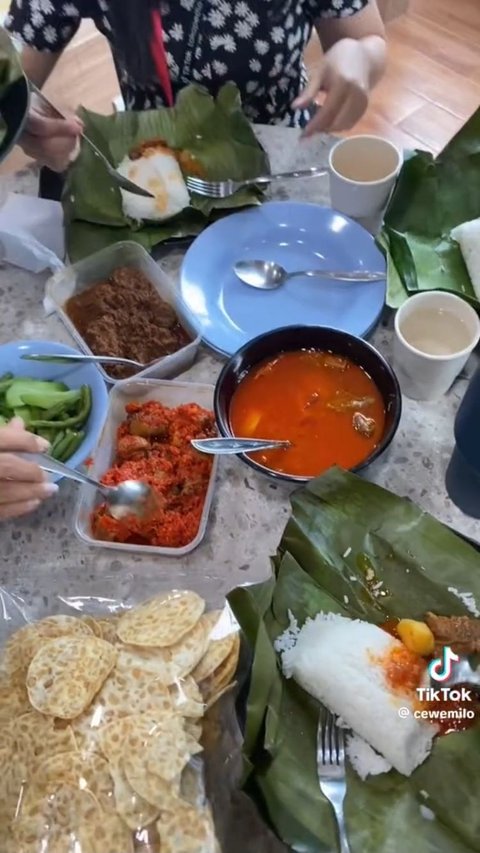 Bekal Makanan Wanita Ini Sering Diminta Teman Sekantor, Tak Menyangka Sang Ibunda Lakukan Hal Ini