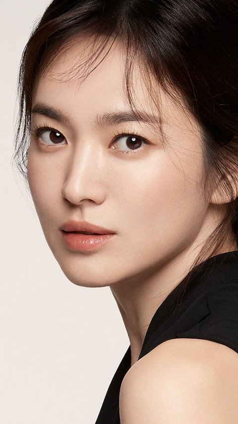 How to Brighten Your Face Like Korean Artists with Natural Ingredients