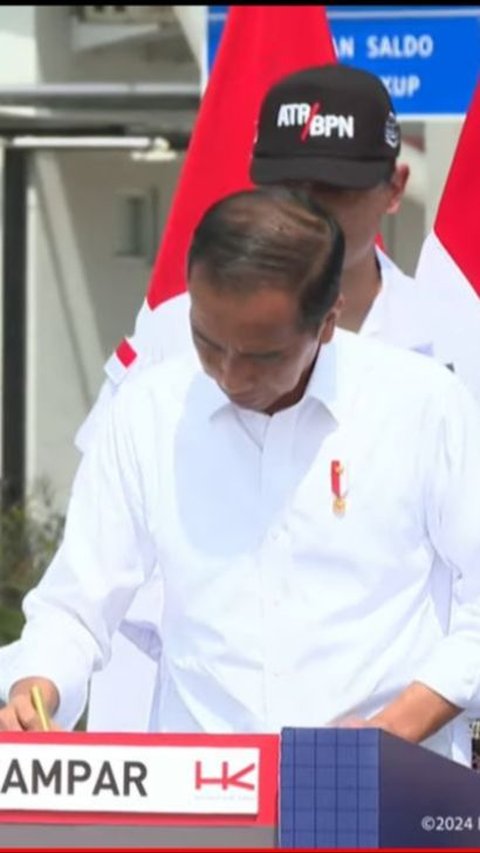 Telan Anggaran Rp4,8 triliun, Jokowi Resmikan Jalan Tol Pekanbaru-Padang Seksi 1 di Kampar