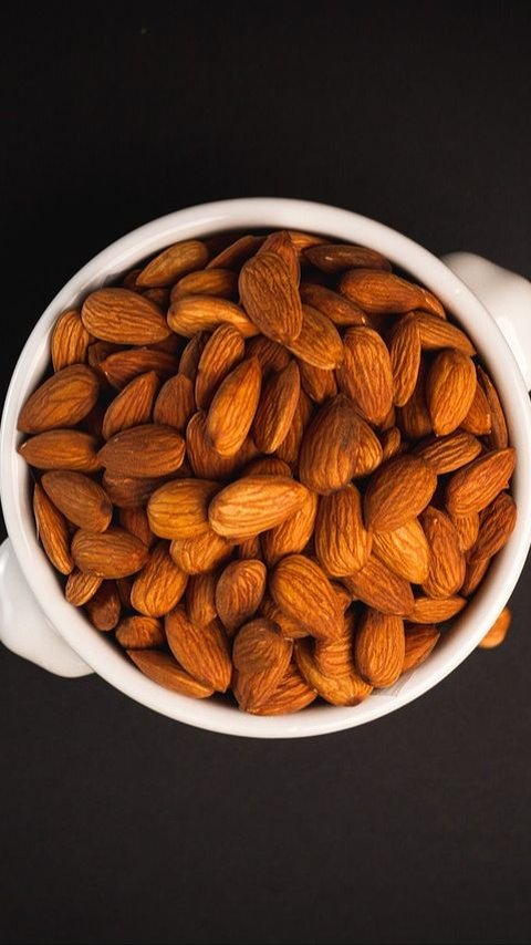 7 Manfaat Kacang Almond untuk Pria, Meningkatkan Kesuburan dan Pembentukan Otot