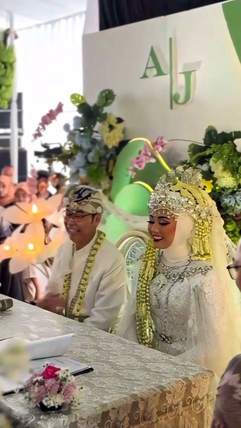 Viral! Pernikahan Beda Usia 40 Tahun di Kuningan Jadi Omongan, Pengantin Pria Dikenal Sebagai Pengusaha Emas Terkenal