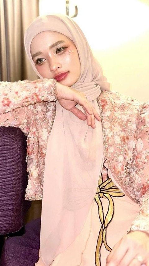 Story of Inara Rusli's Struggle of Hijrah from Wearing 'Cute Pants' to Wearing a Veil, Once Leaving Social Media