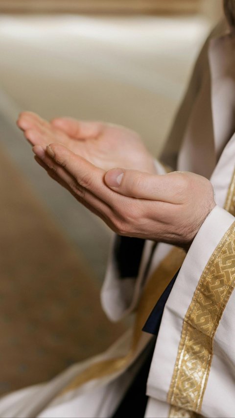 Doa Mendatangkan Rezeki Secepat Kilat, agar Dimudahkan Penuhi Kebutuhan