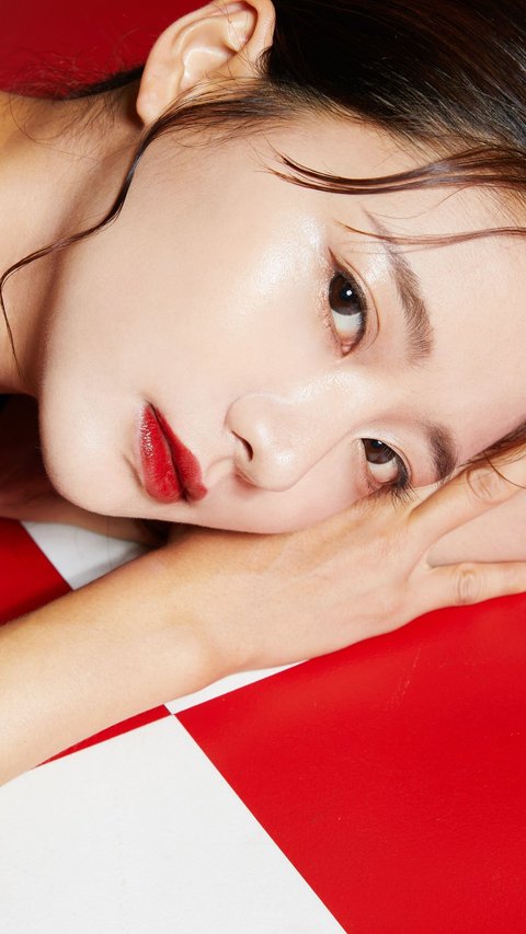 Unique Way Korean Makeup Artists Apply Foundation, Maximum Glowing Results