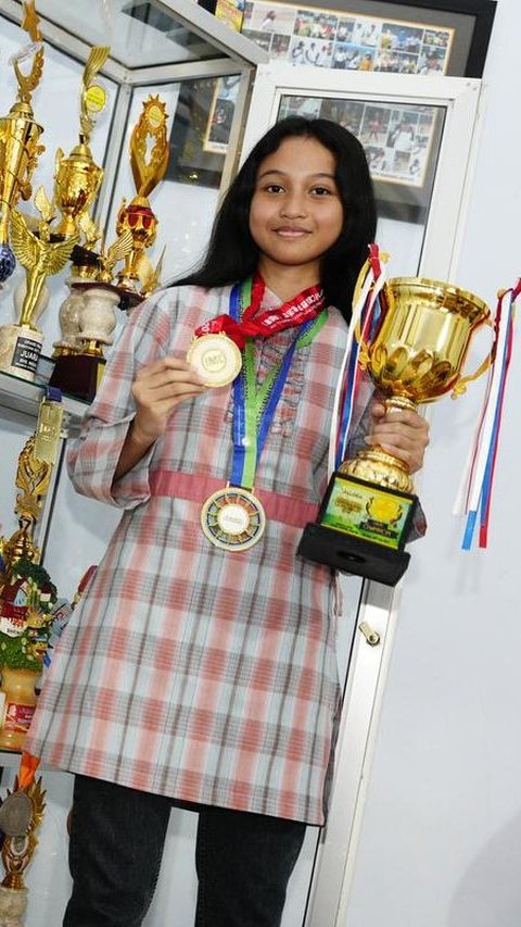 Juara Lomba Internasional Sejak Kelas II SD, Ini Kisah Pelajar Asal Madiun Dijuluki Ratu Matematika