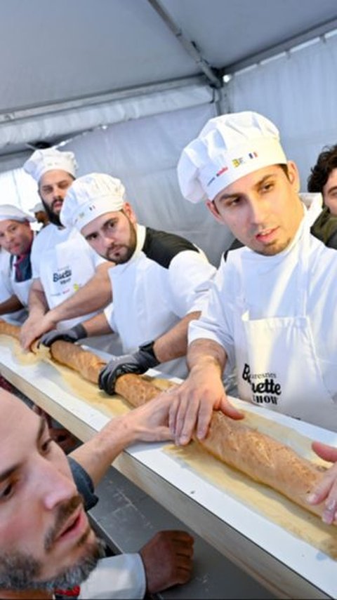 France Holds World's Longest Baguette Bread Record Again