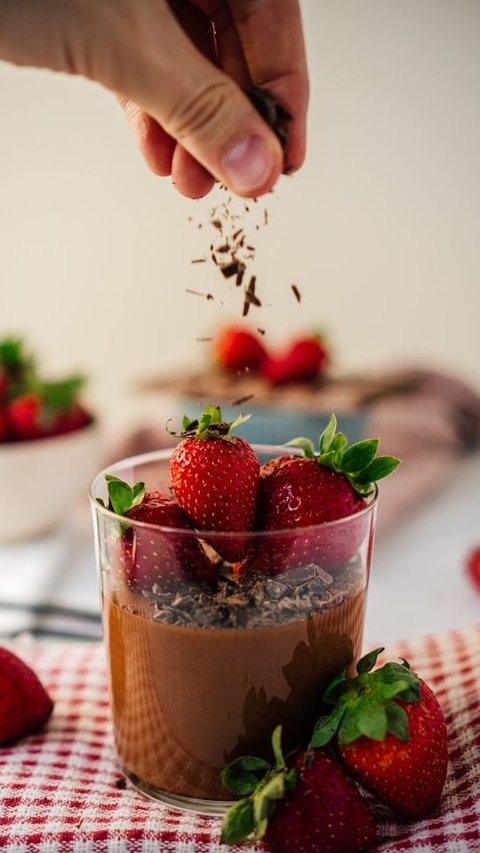 Chocolate Mousse Recipe: The Classic Dessert for Chocolate Fans