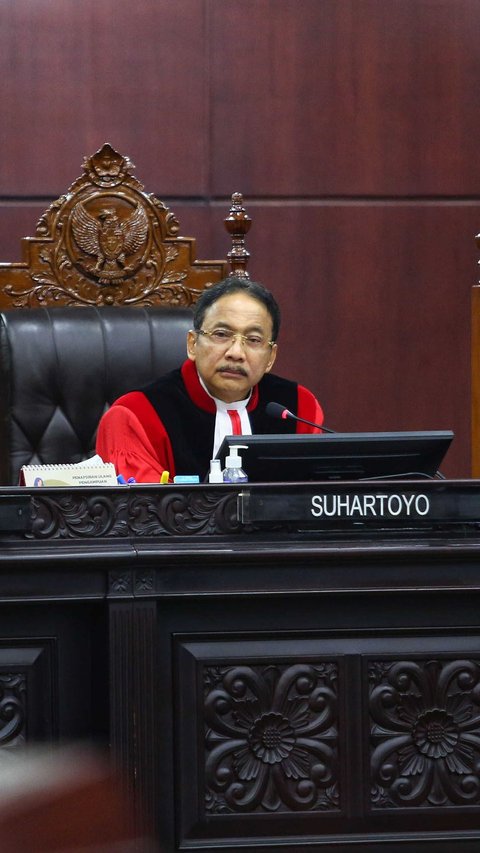 Hakim MK Suhartoyo Kritik KPU soal Pilih Firma Hukum: Dokumen Tak Ditulis Rapi