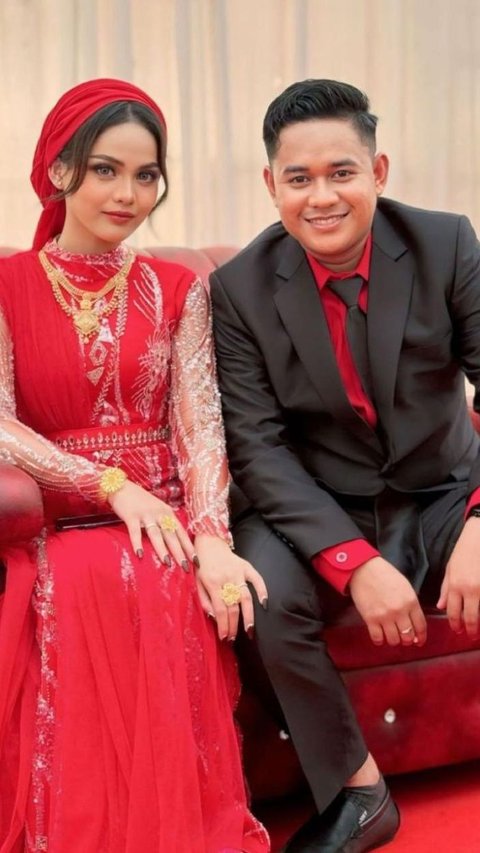 10 Gaya Putri Isnari usai Jadi Istri Konglomerat Kalimantan, Hadiri Pernikahan Kakak Ipar Pakai Setumpuk Emas