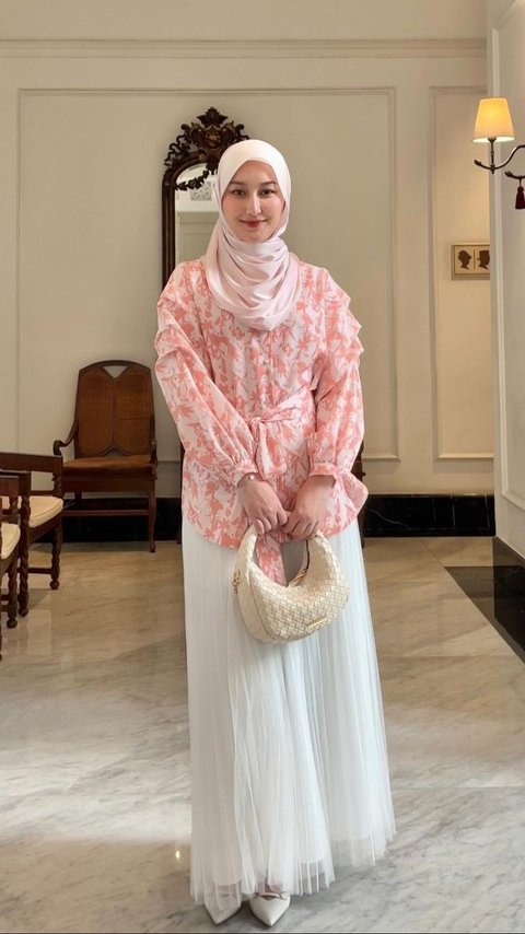Hijaber Tampil Lebih Fresh dengan Perpaduan Outfit Warna Cerah