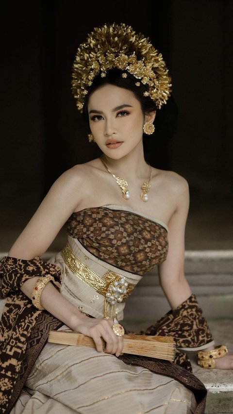 Makeup Mahalini Shines with Bali Women's Beauty in Prewedding Portraits