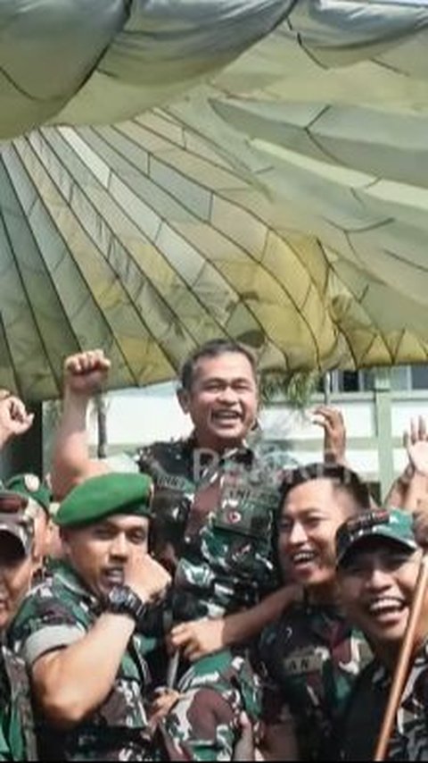 Kasad Maruli Bernyanyi Sampai Loncat-loncat di Makorem 043 Garuda Hitam saat Bawakan Lagu 'Kamu Nggak Sendirian'