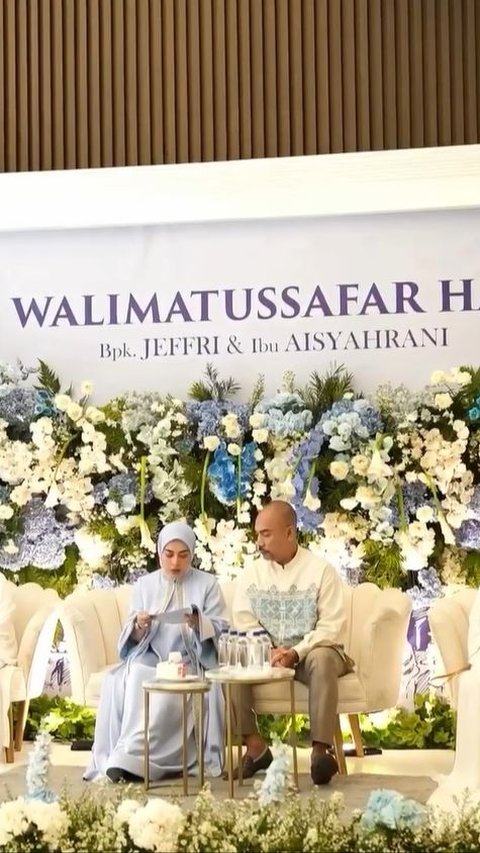 Potret Aisyahrani Gelar Pengajian Sebelum Berangkat Ibadah Haji Bersama Suami, Dekorasi Mewah & Acara Penuh Haru