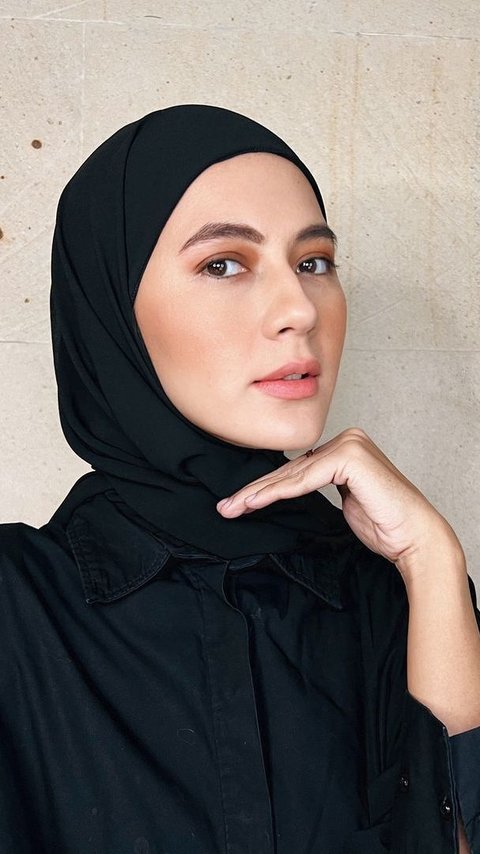 Paula Verhoeven Reveals Reasons for Deciding to Wear Hijab: 'Afraid of Dying, actually'