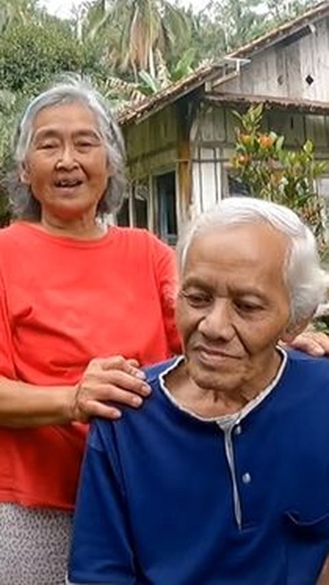 Pensiunan PNS Memilih Hidup & Tinggal di Tengah Hutan Bareng Sang Suami, Ini Alasannya