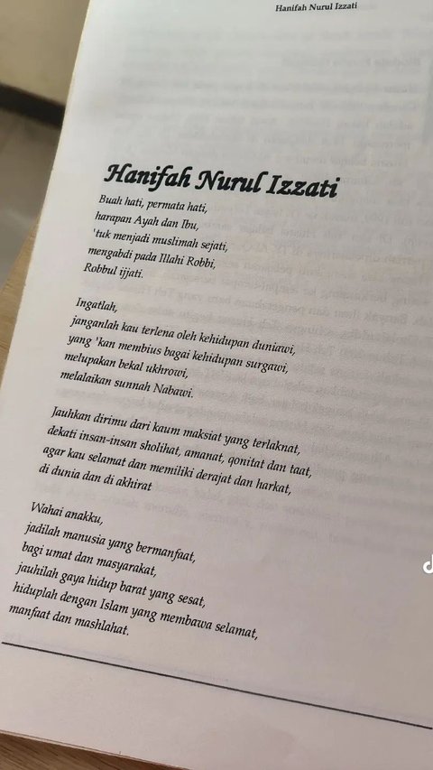 Tinggalkan Keluarga 7 Tahun untuk Kuliah S2 dan S3 di Luar Negeri, Ayah Ini Buat Buku Isi Nasihat untuk Anaknya