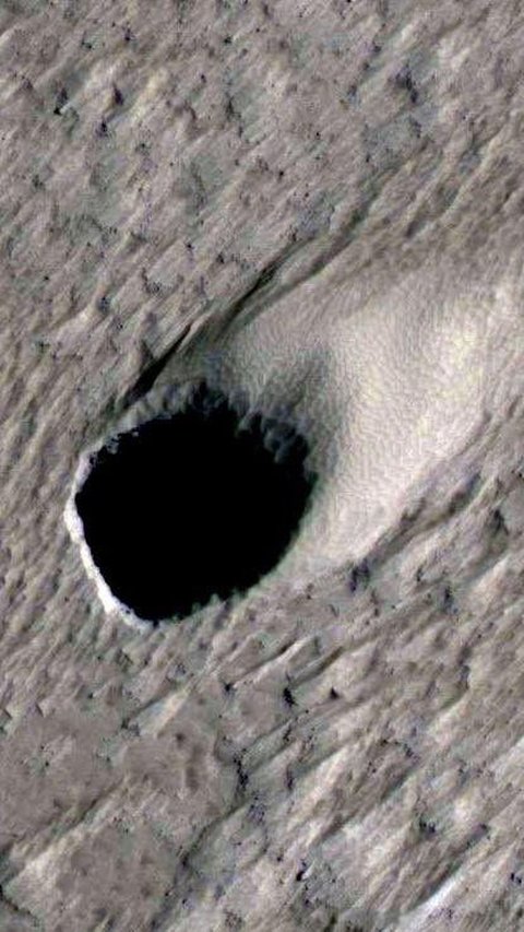 NASA Found A Mysterious Hole on Mars' Surface. What Is That?