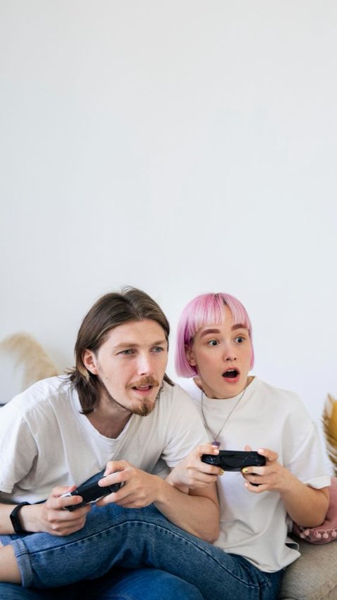 Top 8 Video Games for Couples to Play Together