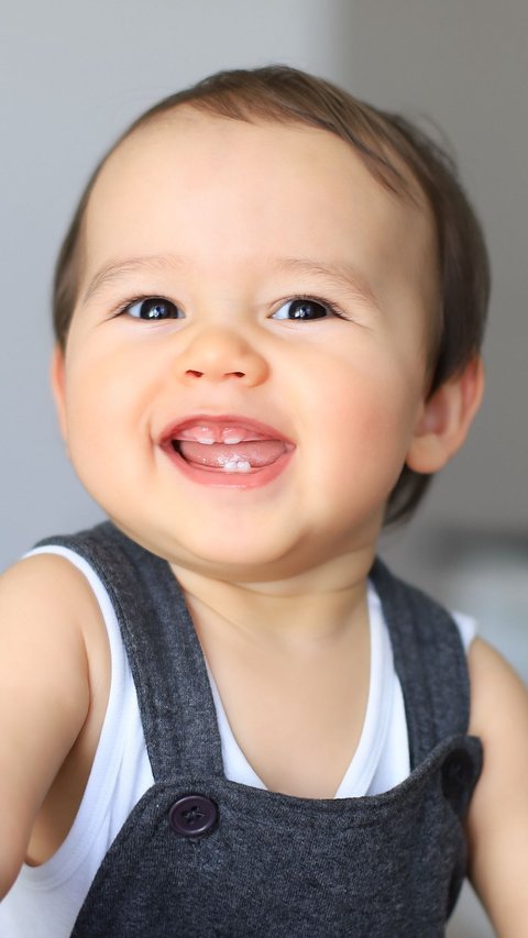 Do 6 Steps of Baby Teeth Care, So They Always Grow Healthy