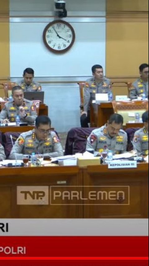 VIDEO: DPR Skak Jenderal saat Polri Minta Rp160 Triliun Tapi Anggota Polsek Masih Hidup Susah