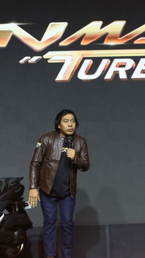 7 Foto Komeng Bikin Heboh di Acara Peluncuran Motor Yamaha NMAX Tercanggih di Dunia