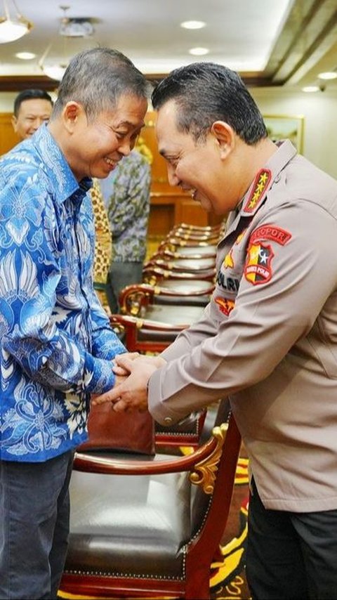 Mantan Menteri Jokowi Mendadak Bertemu Kapolri dan Para Jenderal Polisi, Ada Apa?