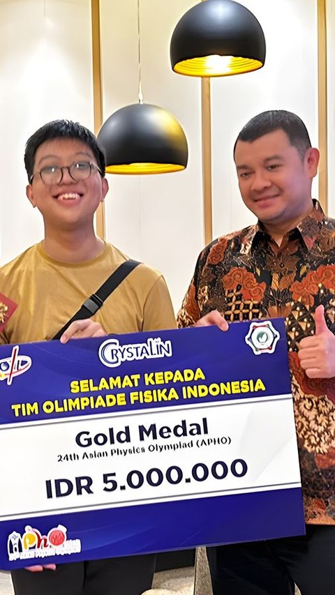 Borong Medali di Olimpiade Fisika Asia 2024, Siswa Indonesia Dapat Dana Pembinaan Rp100 Juta