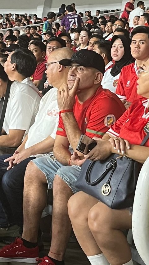 Viral Watching Match in the Stands, Former National Team Player Cristian Gonzales Just Found Out He Can Request Tickets from PSSI